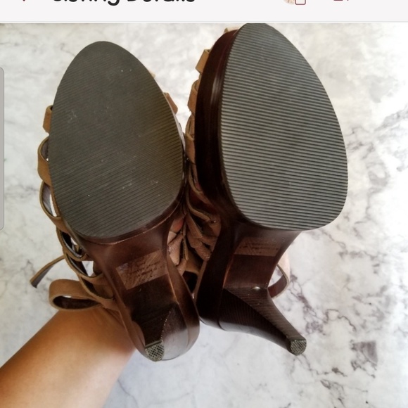 Strappy beige Steve Madden platform heels - Picture 1 of 3